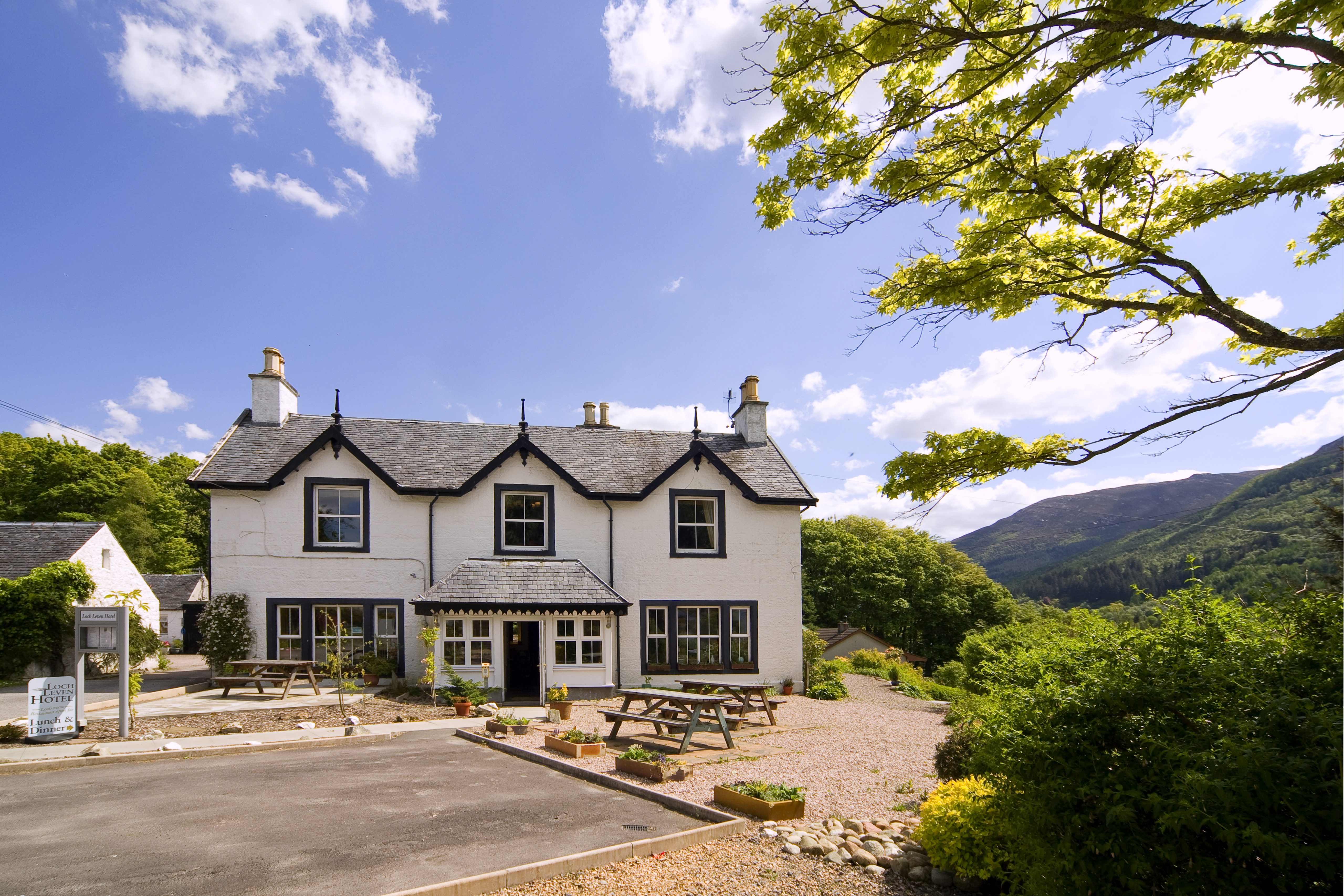 Loch Leven Hotel & Distillery 